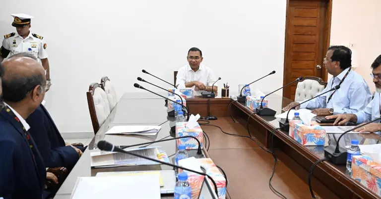 প্রধানমন্ত্রীর কার্যালয়ে অনুষ্ঠিত সভা